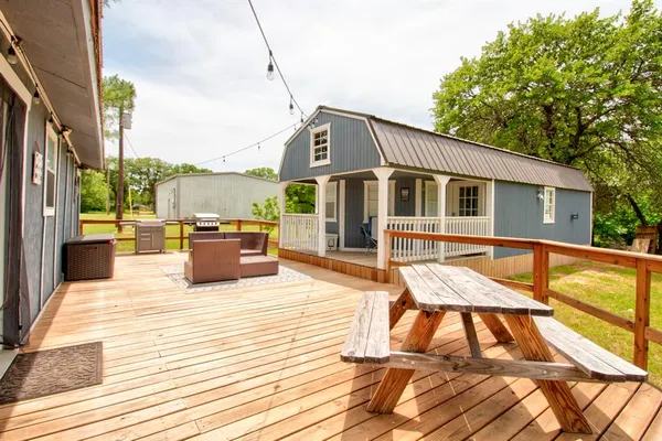 $1,200 | 179 Oak Street, Nocona, TX 76255