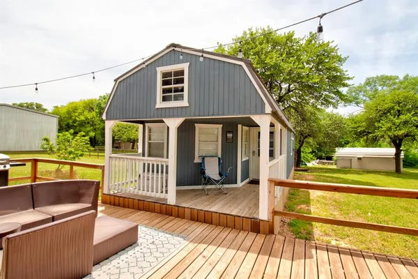 $1,200 | 179 Oak Street, Nocona, TX 76255