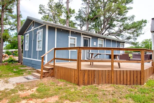 $1,200 | 179 Oak Street, Nocona, TX 76255