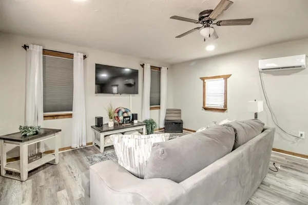 $1,200 | 179 Oak Street, Nocona, TX 76255