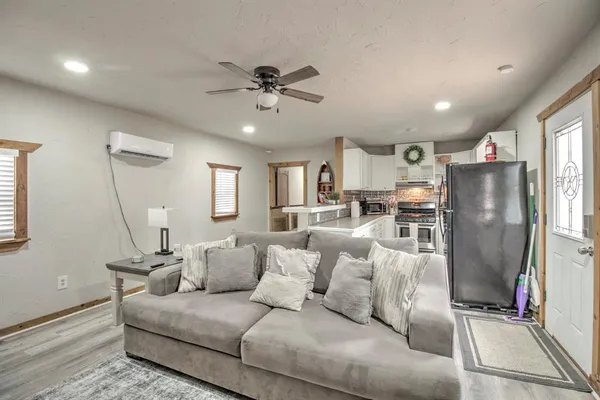 $1,200 | 179 Oak Street, Nocona, TX 76255