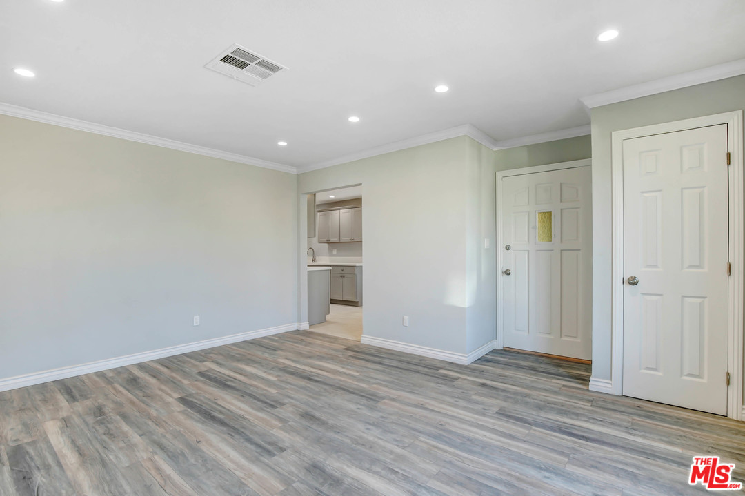 6646 Brampton Avenue Rialto, CA 92376 - Photo 4 of 13 Gallery Image 4