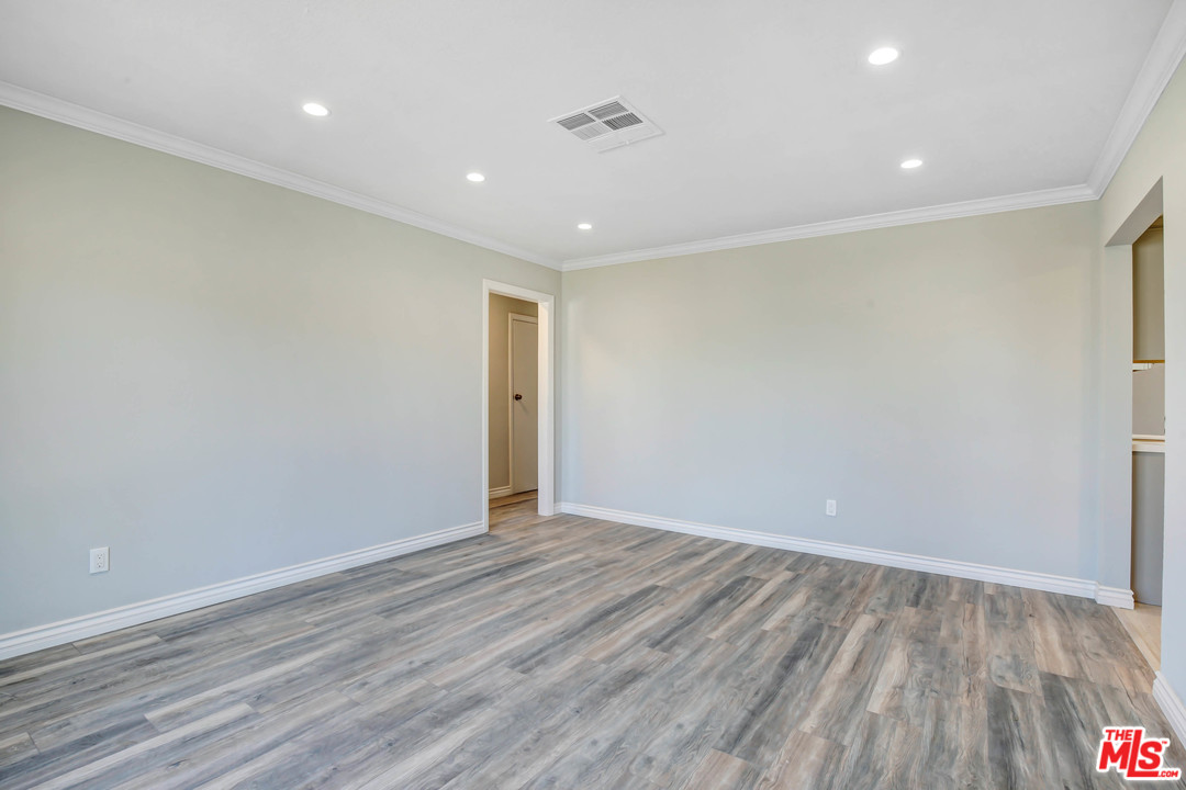 6646 Brampton Avenue Rialto, CA 92376 - Photo 6 of 13 Gallery Image 6