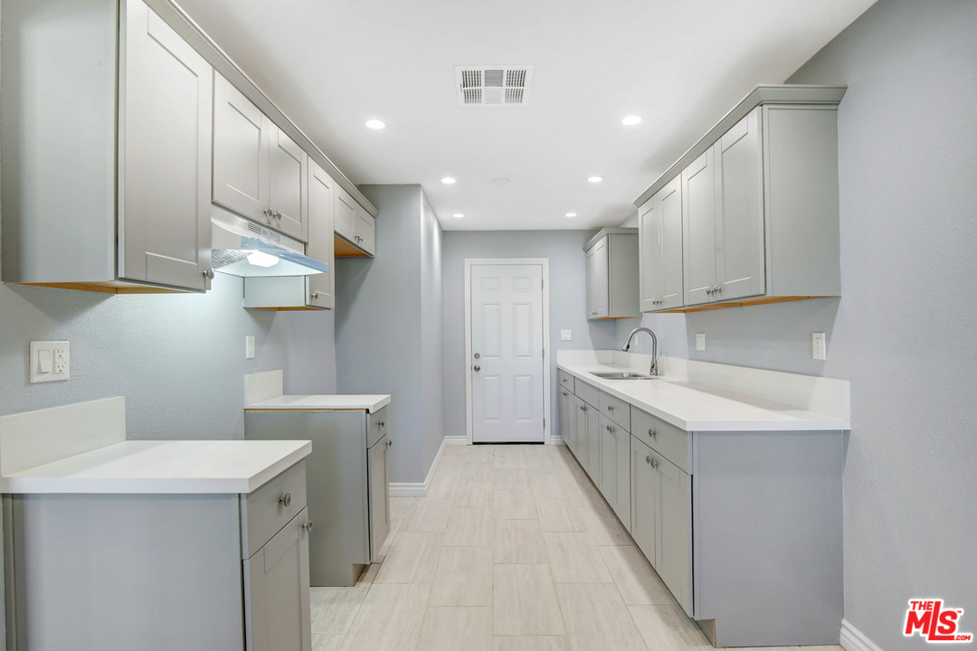 6646 Brampton Avenue Rialto, CA 92376 - Photo 7 of 13 Gallery Image 7