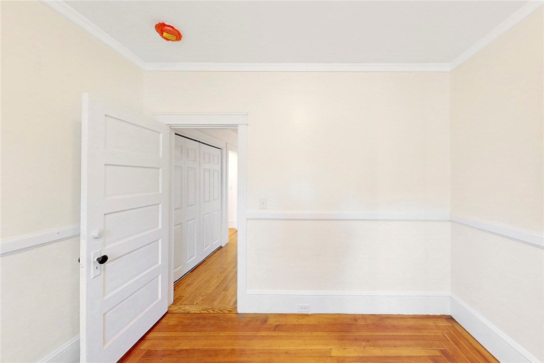 547 Spring Street Newport, RI 02840 - Photo 13 of 36 1st floor bedroom