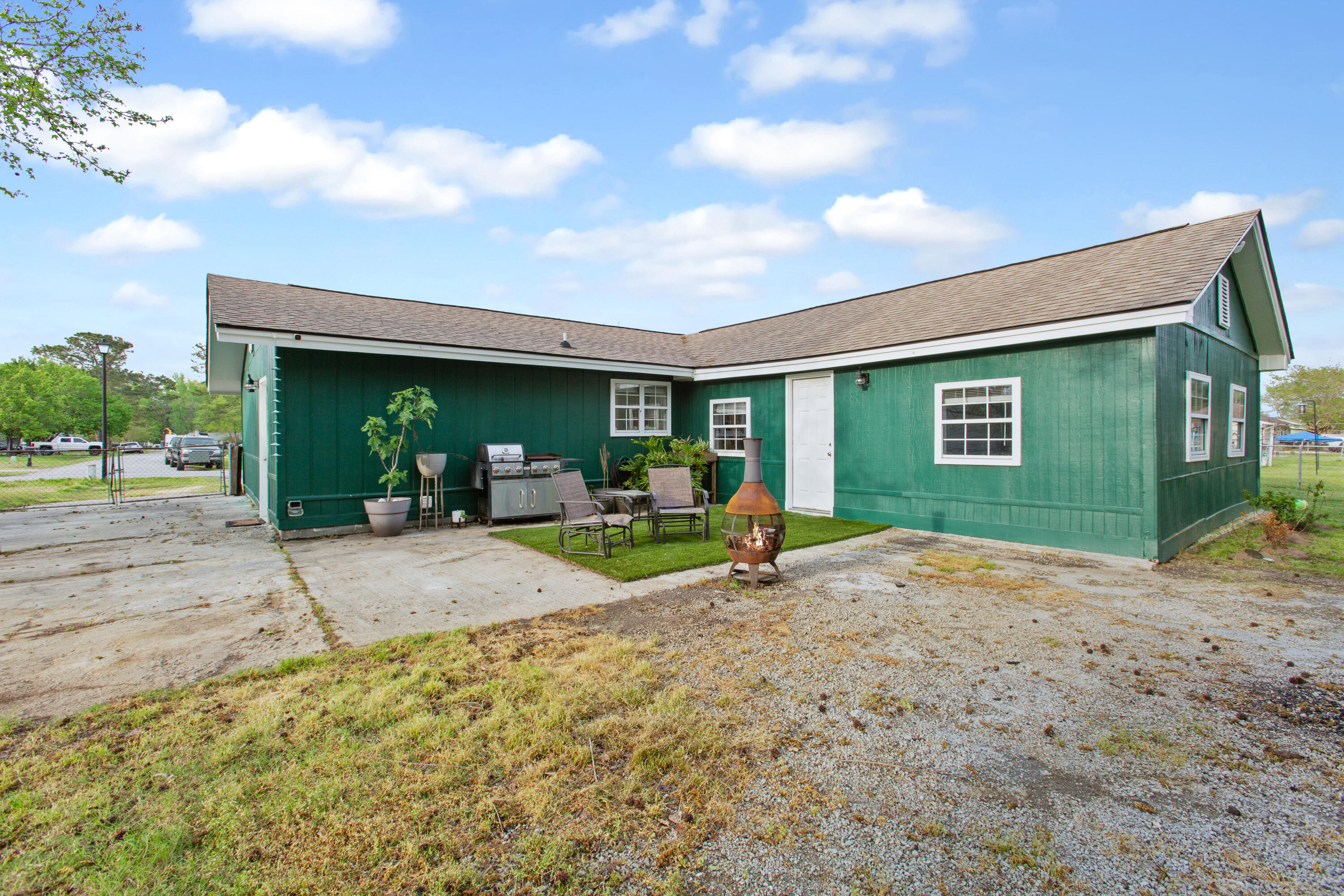 1003 Mountain Pine Road Moncks Corner, SC 29461 - Photo 3 of 27 1003MountainPine.NicoleBurbagePhoto-25