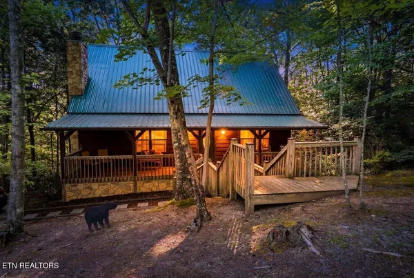 $895,000 | 739 Stonegate Way, Townsend, TN 37882
