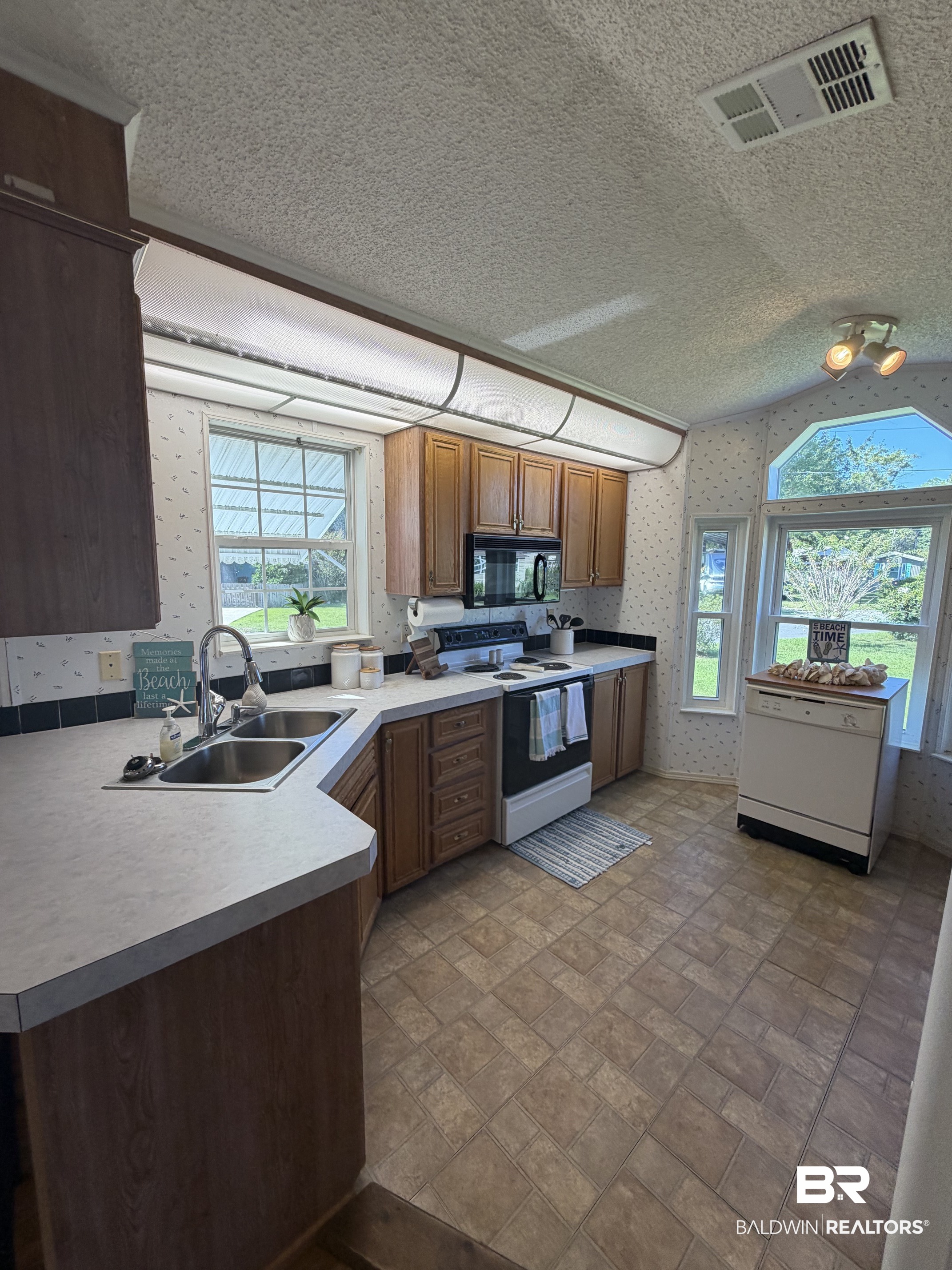 245 Defuniak Loop Lillian, AL 36549 - Photo 10 of 36 Gallery Image 10