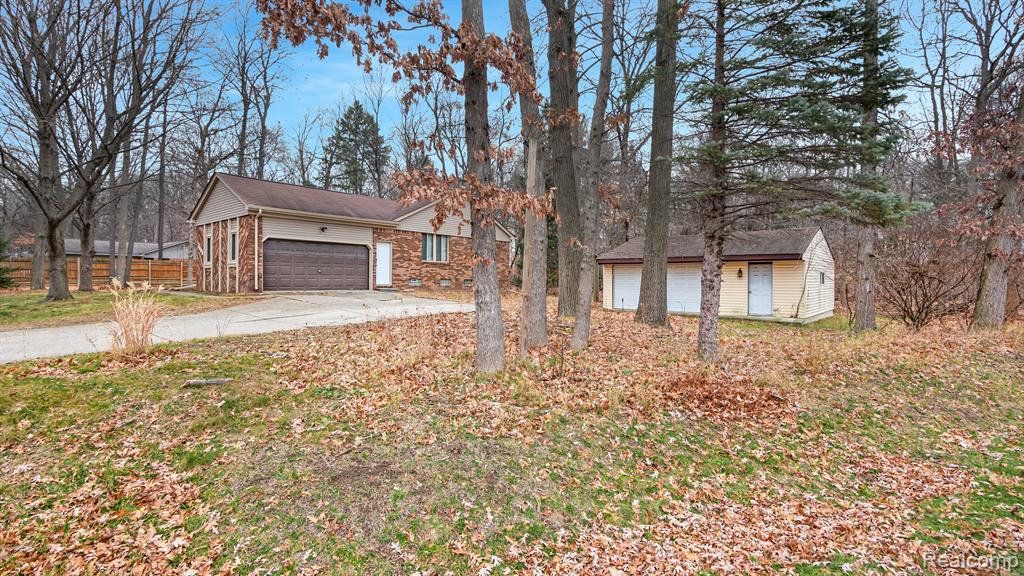 3693 Old Creek Road Rochester Hills, MI 48307 - Photo 28 of 30