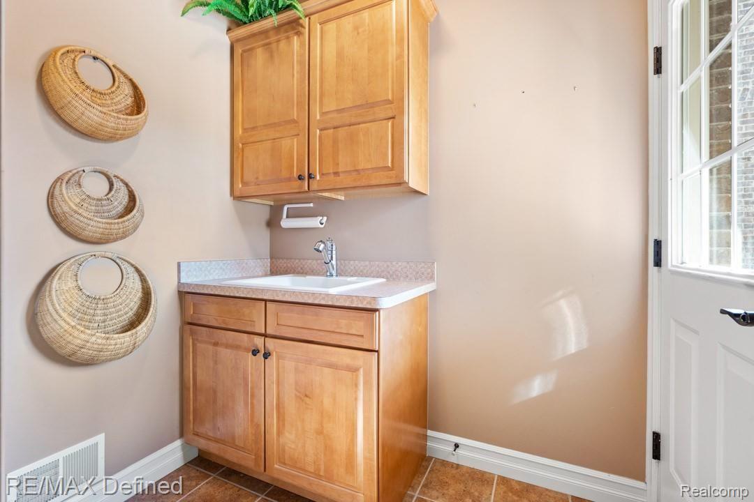 339 Ferndale Avenue Rochester, MI 48307 - Photo 51 of 64 339-Ferndale-Ave-53.jpg
