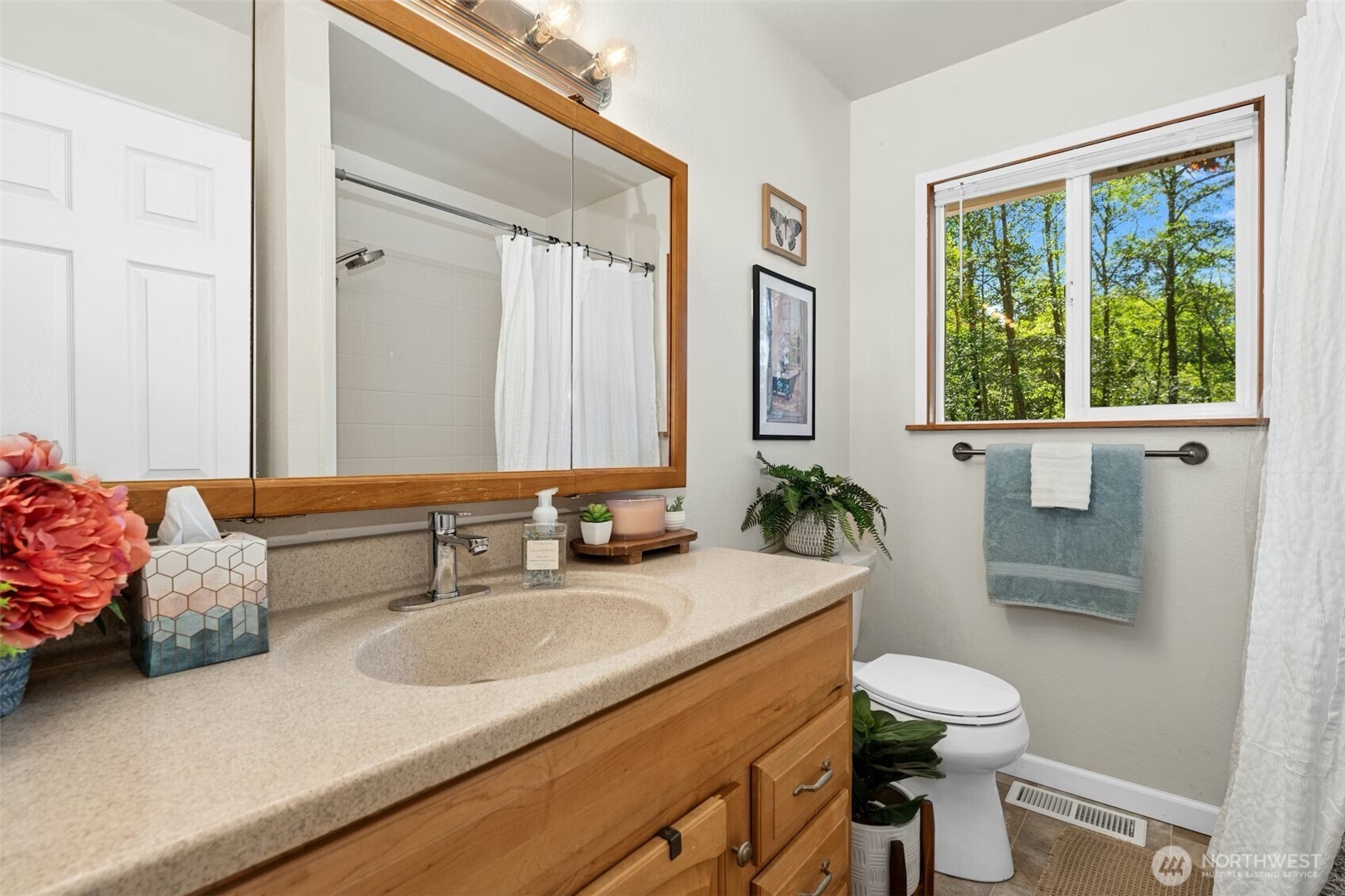 711 Eagle Cliff Road Northeast Bainbridge Island, WA 98110 - Photo 9 of 31