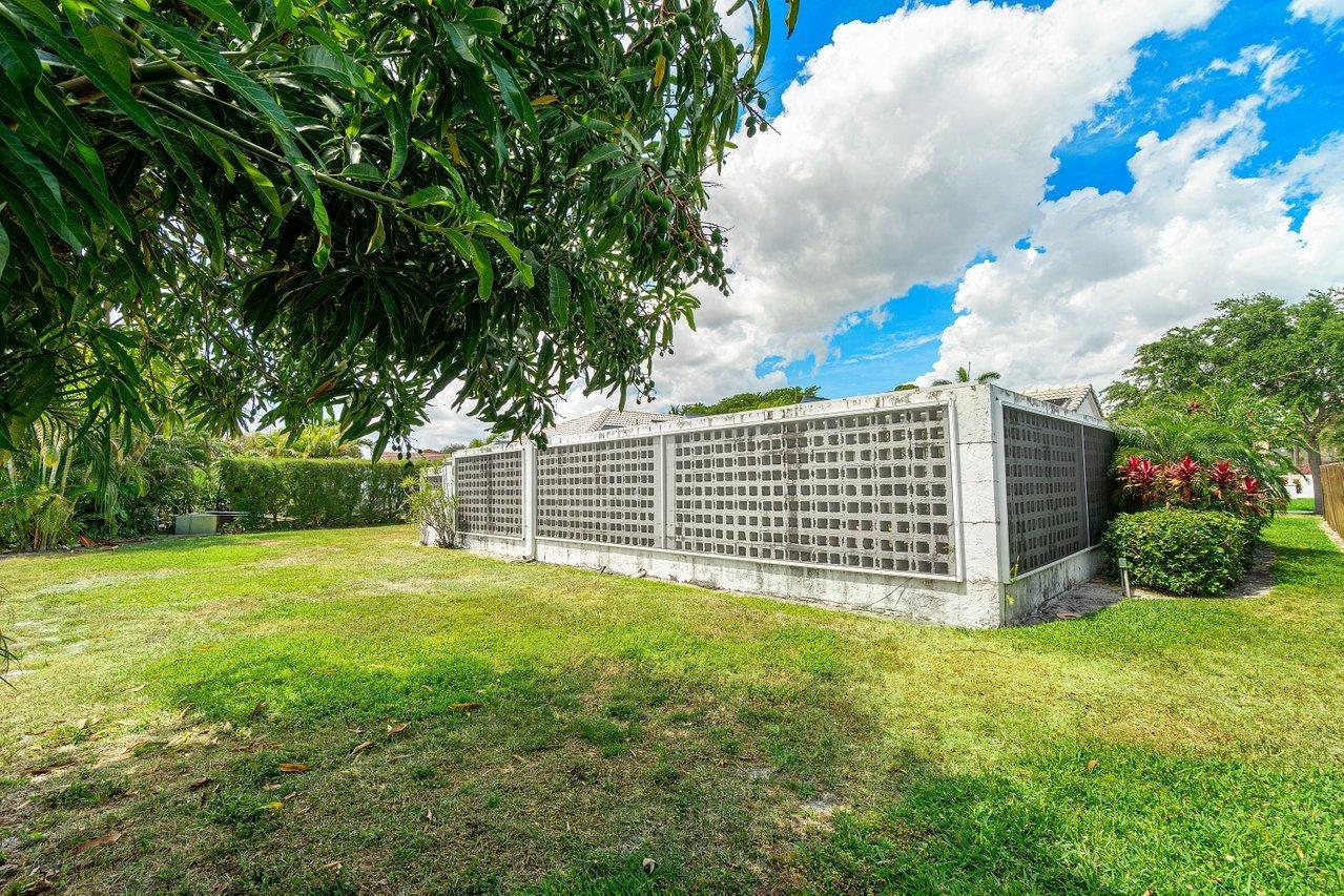 940 Southwest 15th Street Boca Raton, FL 33486 - Photo 31 of 31 033-940Southwest15thStreet-BocaRaton-FL-