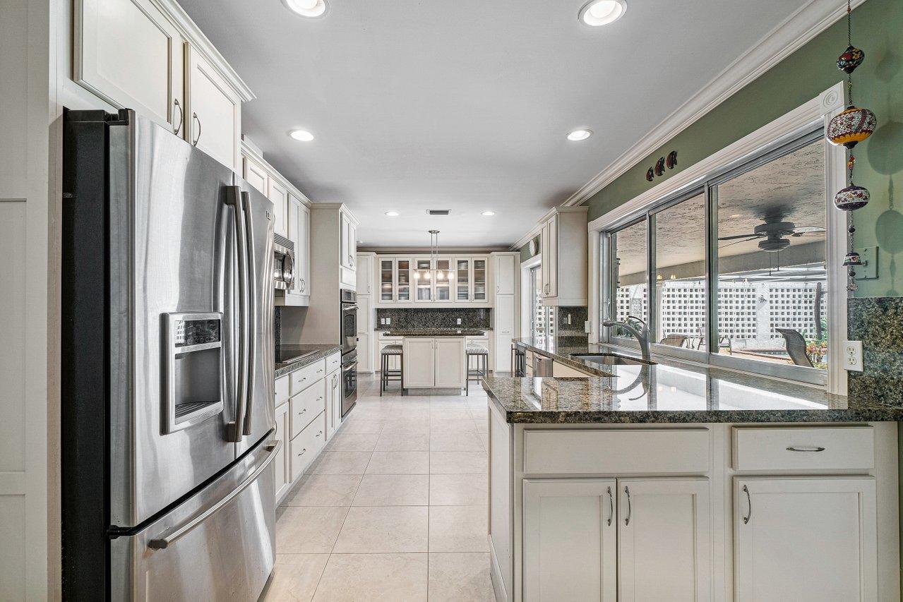 940 Southwest 15th Street Boca Raton, FL 33486 - Photo 8 of 31 014-940Southwest15thStreet-BocaRaton-FL-
