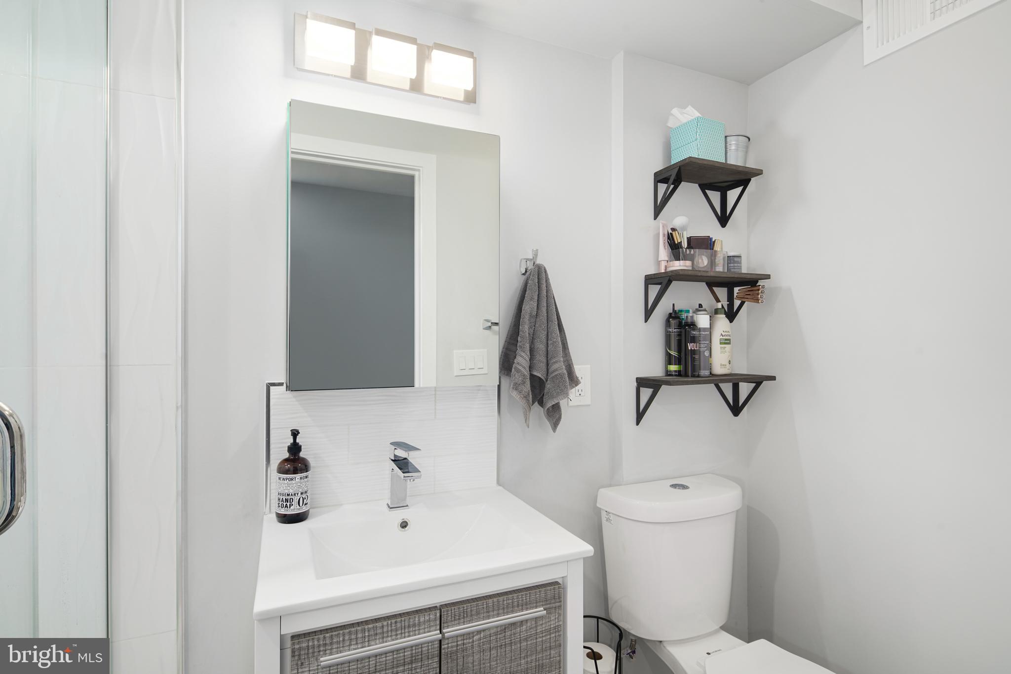 1939 Tasker Street Philadelphia, PA 19145 - Photo 13 of 19 Gallery Image 13