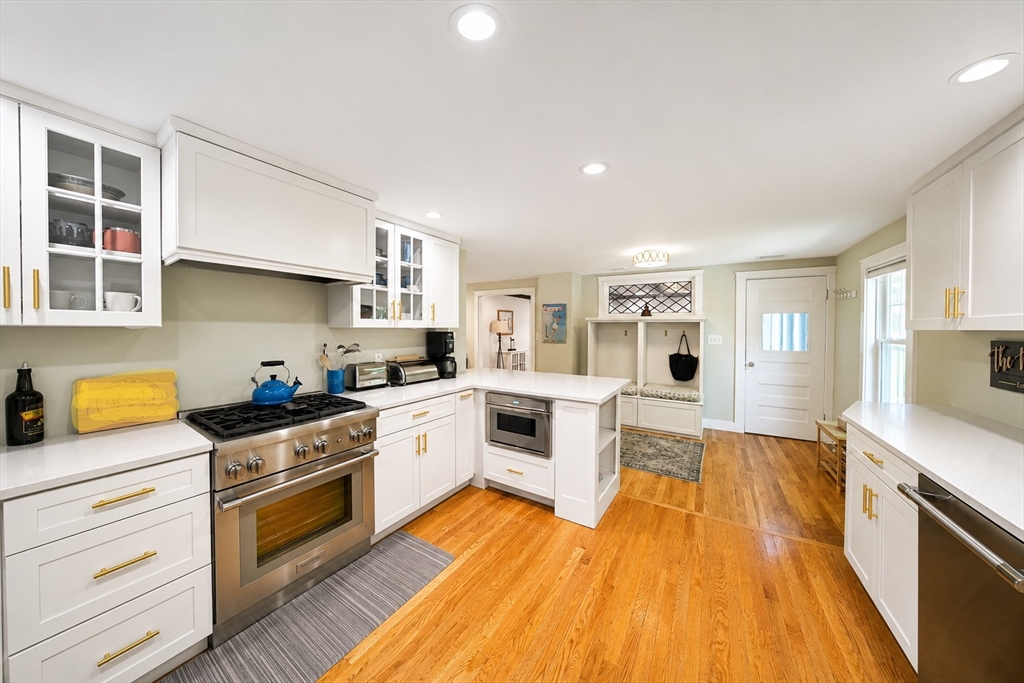 96 Wompatuck Road Hingham, MA 02043 - Photo 4 of 26