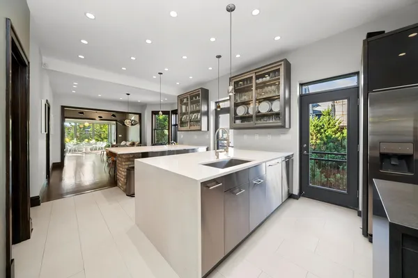 $979,000 | 1529 North Harding Avenue, Chicago, IL 60651