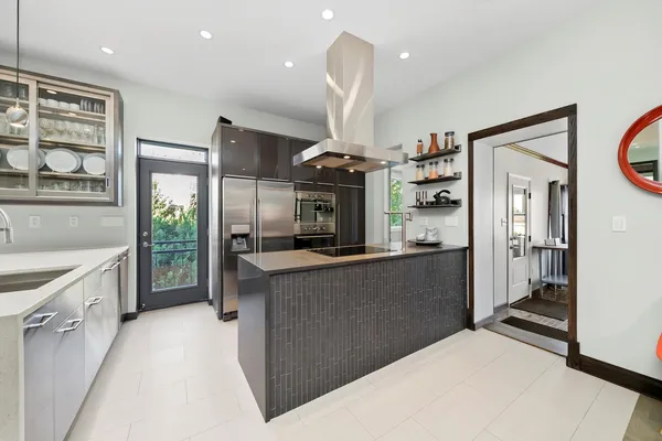 $979,000 | 1529 North Harding Avenue, Chicago, IL 60651