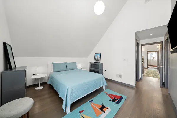 $979,000 | 1529 North Harding Avenue, Chicago, IL 60651