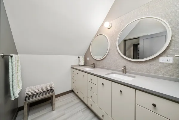 $979,000 | 1529 North Harding Avenue, Chicago, IL 60651