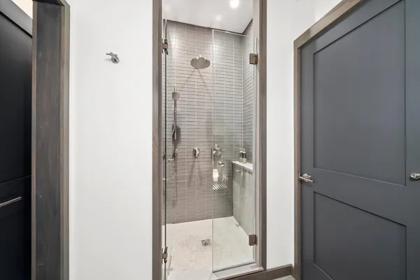 $979,000 | 1529 North Harding Avenue, Chicago, IL 60651
