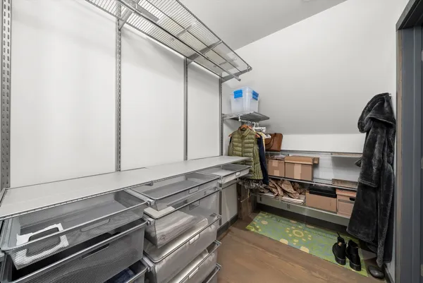 $979,000 | 1529 North Harding Avenue, Chicago, IL 60651