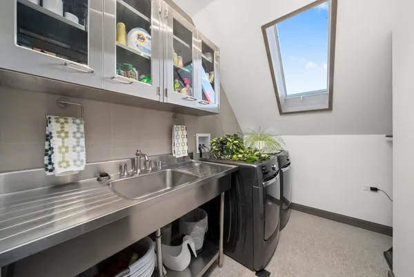 $979,000 | 1529 North Harding Avenue, Chicago, IL 60651