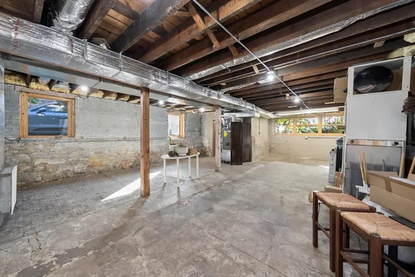 $979,000 | 1529 North Harding Avenue, Chicago, IL 60651