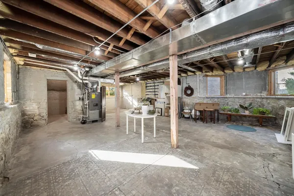 $979,000 | 1529 North Harding Avenue, Chicago, IL 60651