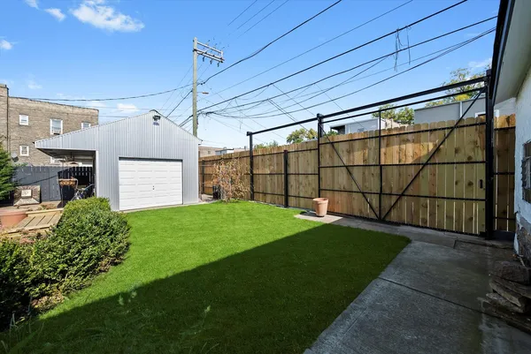 $979,000 | 1529 North Harding Avenue, Chicago, IL 60651