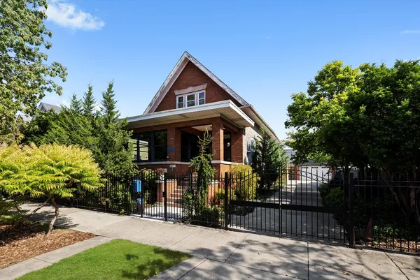 $979,000 | 1529 North Harding Avenue, Chicago, IL 60651