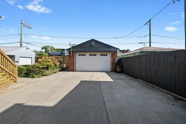 $979,000 | 1529 North Harding Avenue, Chicago, IL 60651