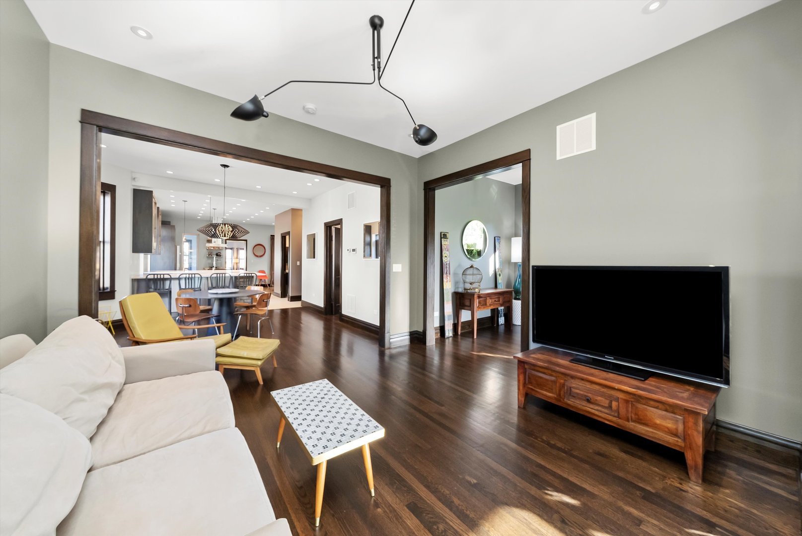 1529 North Harding Avenue Chicago, IL 60651 - Photo 8 of 52
