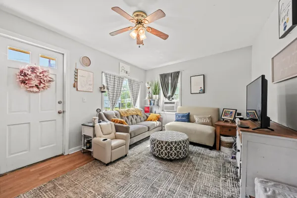 $275,000 | 23 Hotchkiss Street, Middletown, CT 06457