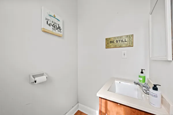 $275,000 | 23 Hotchkiss Street, Middletown, CT 06457