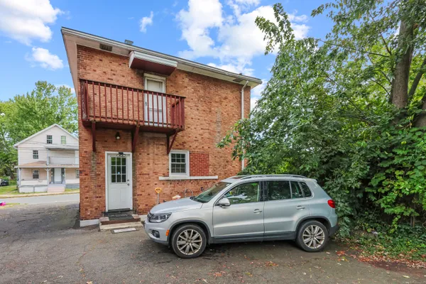 $275,000 | 23 Hotchkiss Street, Middletown, CT 06457