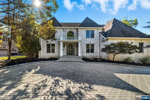 $2,199,000 | 32 Moeser Place, Old Tappan, NJ 07675