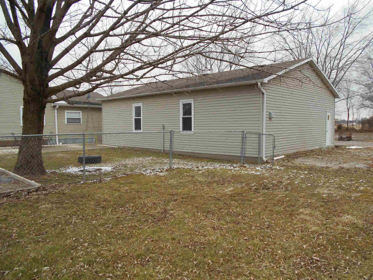 3252 Blue Mound Road Flora, IL 62839 - Photo 11 of 13