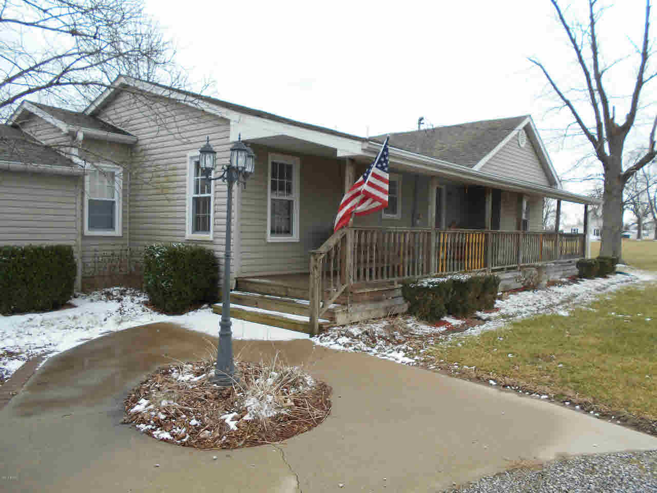 3252 Blue Mound Road Flora, IL 62839 - Photo 4 of 13