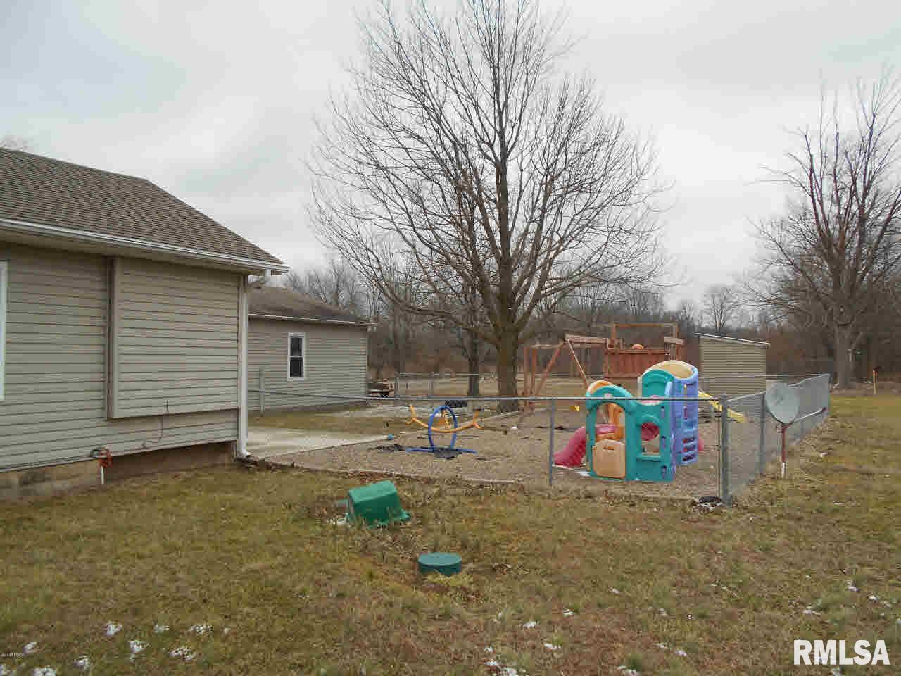 3252 Blue Mound Road Flora, IL 62839 - Photo 9 of 13