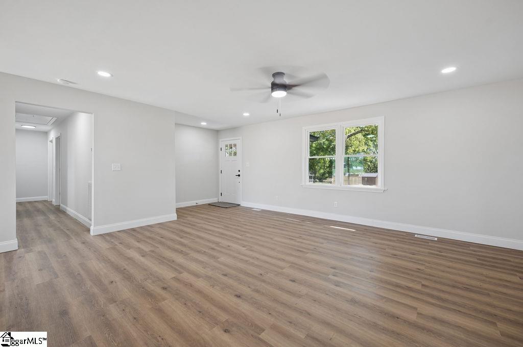 218 Ridgecrest Drive Williamston, SC 29697 - Photo 2 of 27