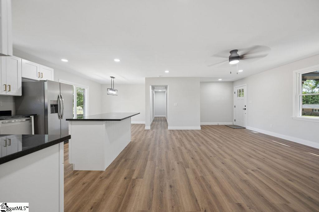 218 Ridgecrest Drive Williamston, SC 29697 - Photo 3 of 27