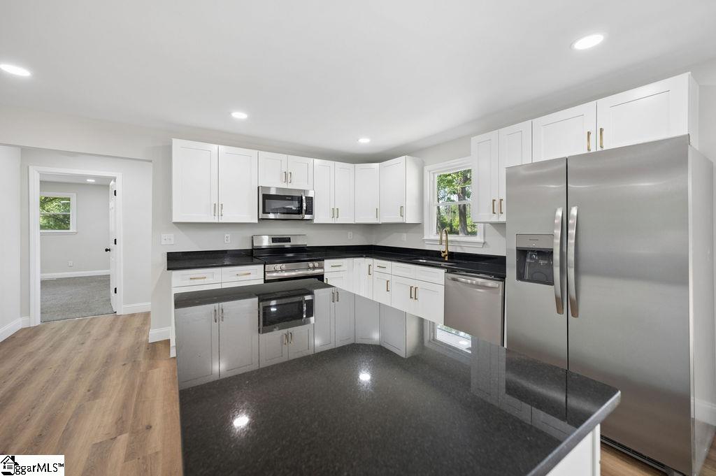 218 Ridgecrest Drive Williamston, SC 29697 - Photo 7 of 27