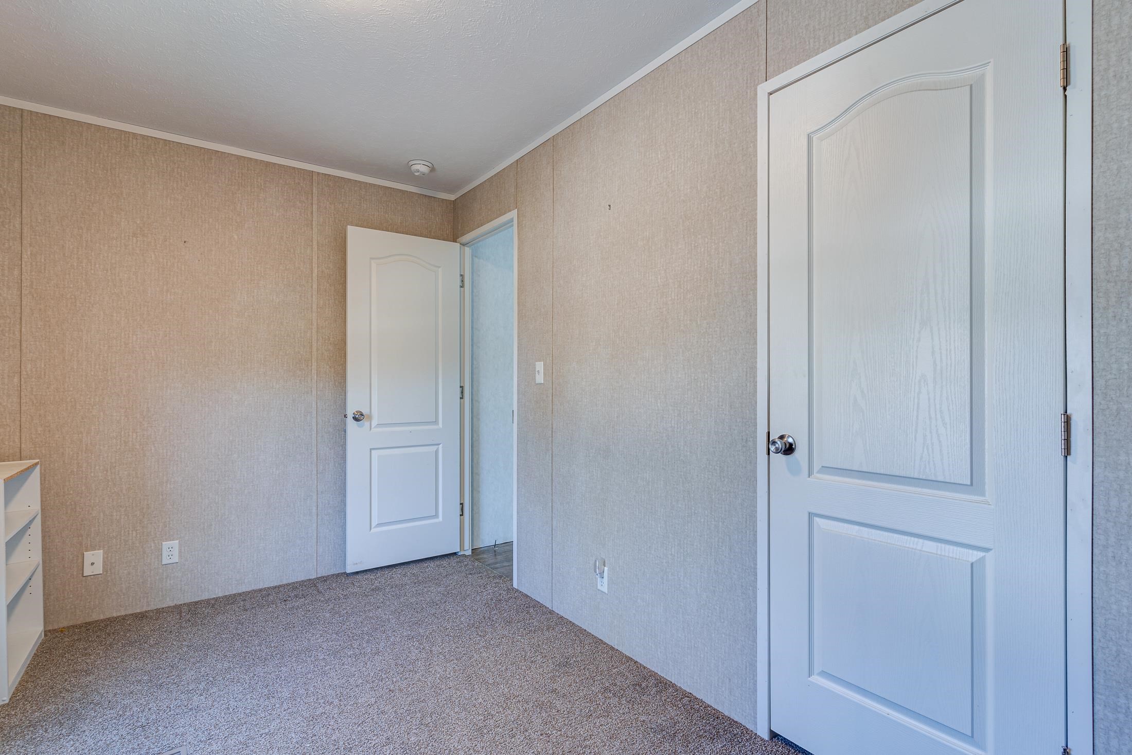 40 Hampton Road, Unit B15 Exeter, NH 03833 - Photo 14 of 21