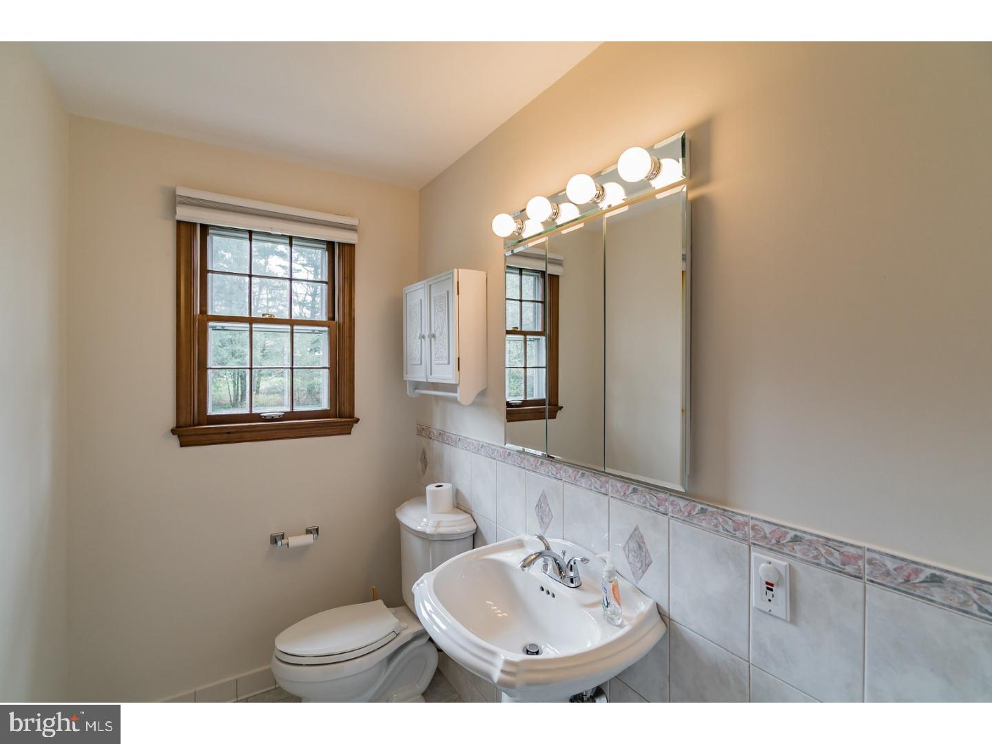 4010 Azalea Road Allentown, PA 18103 - Photo 9 of 25 Gallery Image 9