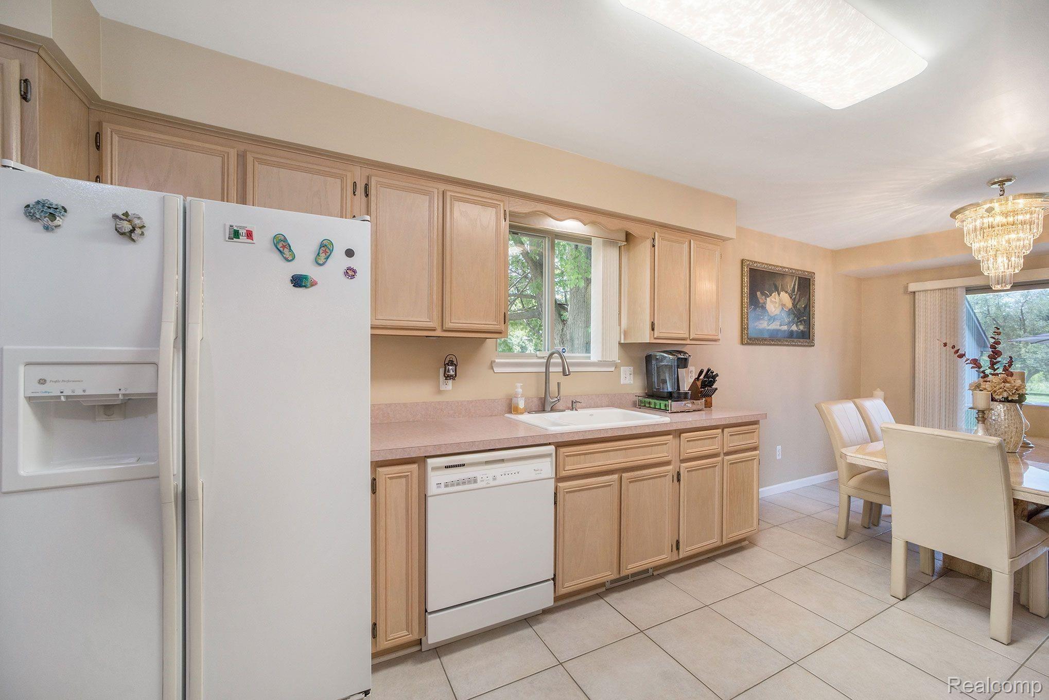 49031 Fuller Road New Baltimore, MI 48051 - Photo 8 of 26 KITCHEN 2.jpeg