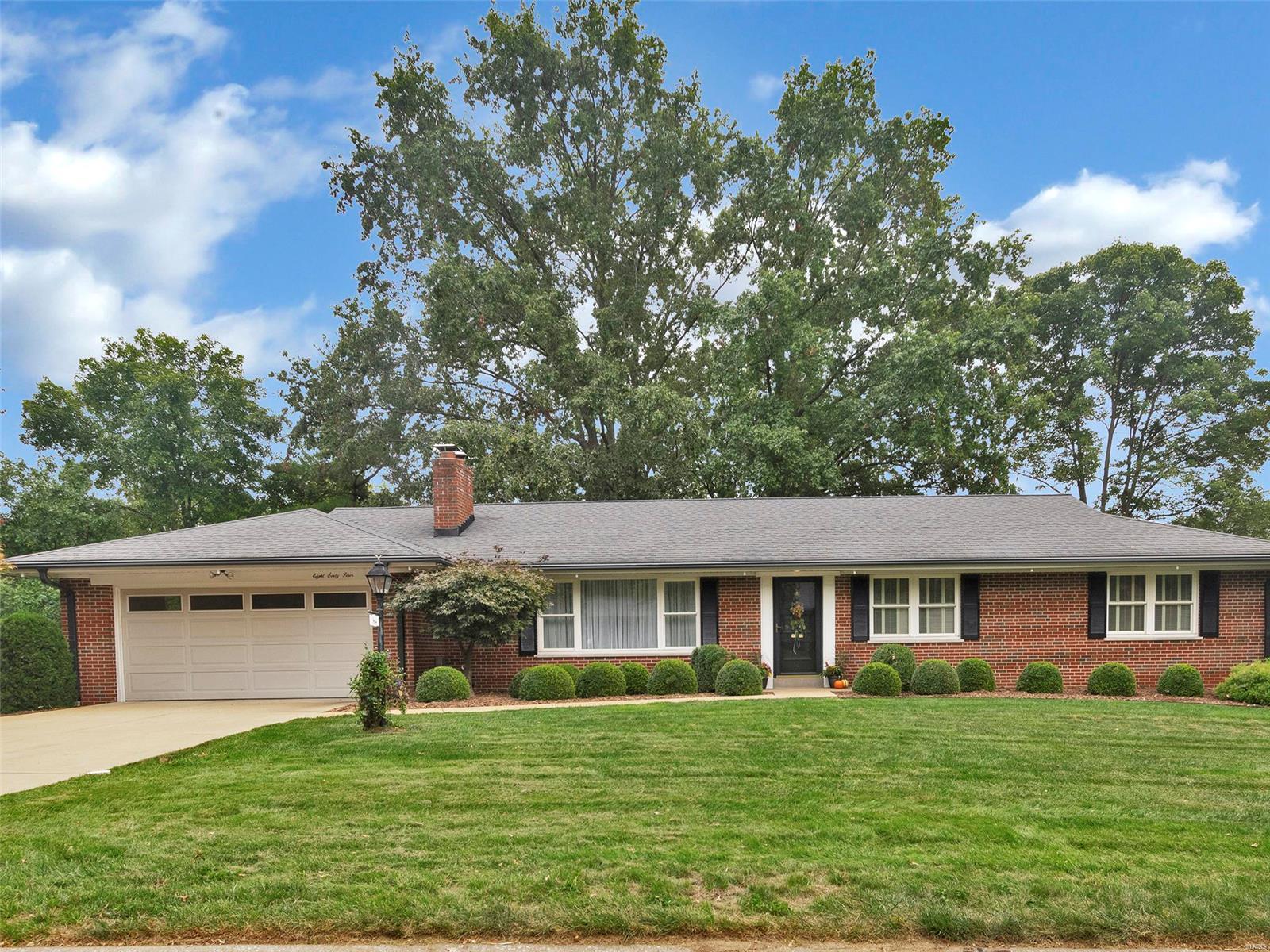 864 Renderer Drive Warson Woods, MO 63122 - Photo 2 of 24