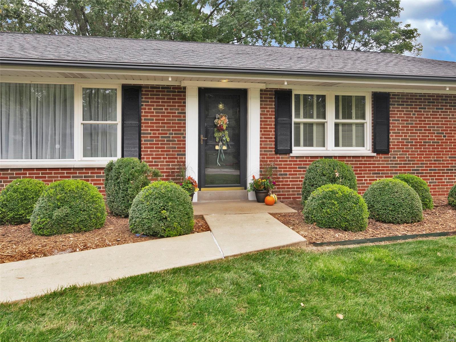 864 Renderer Drive Warson Woods, MO 63122 - Photo 3 of 24