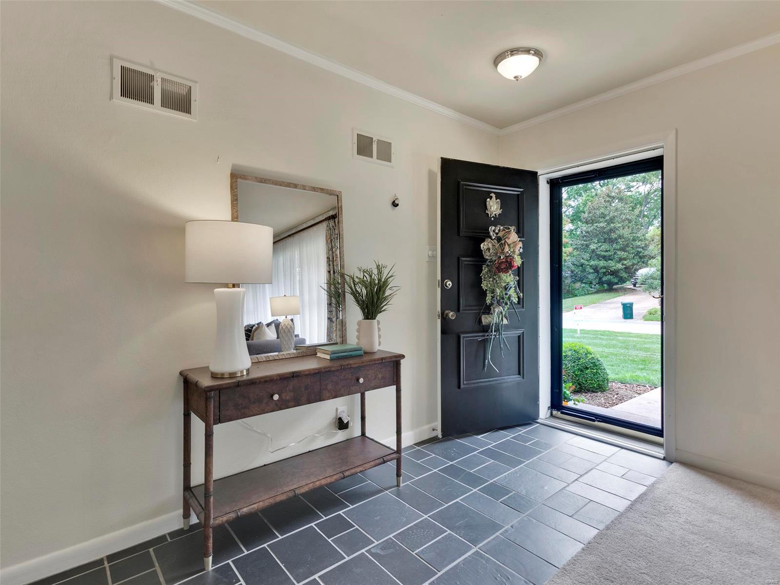 864 Renderer Drive Warson Woods, MO 63122 - Photo 4 of 24