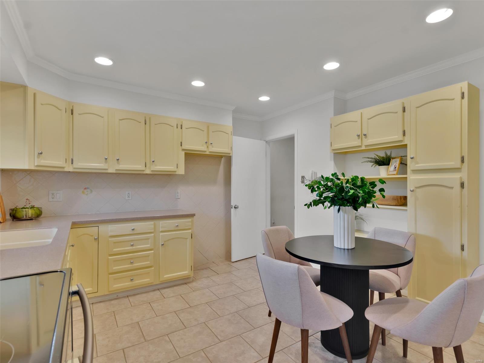 864 Renderer Drive Warson Woods, MO 63122 - Photo 10 of 24