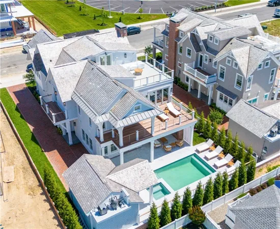 $4,695,000 | 811 Ocean Road, Narragansett, RI 02882